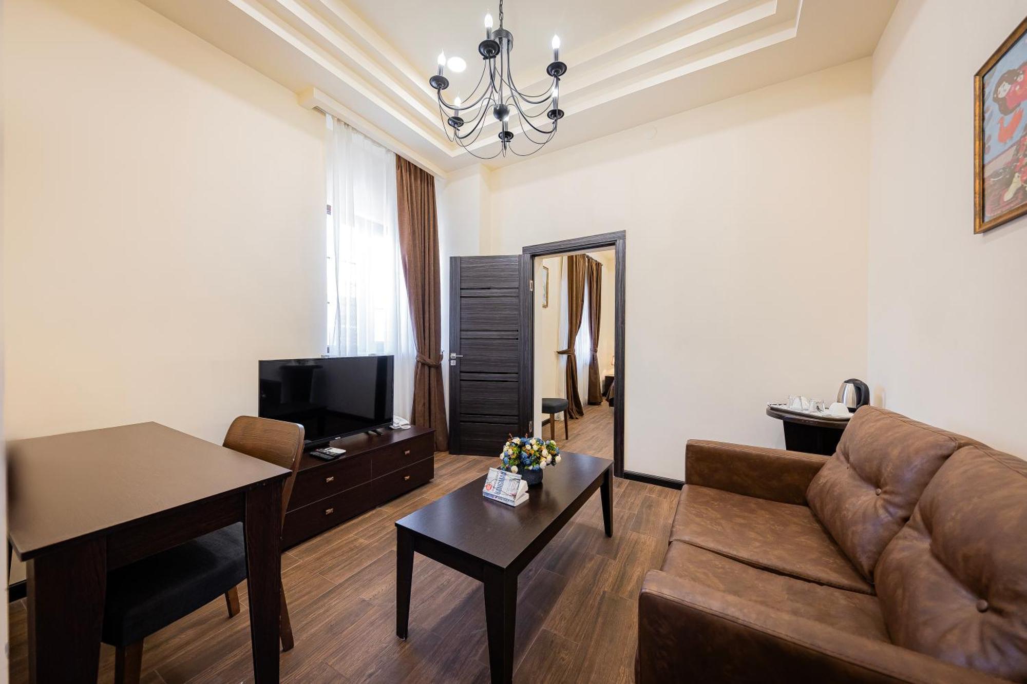 Boutique Living Hotel Yerevan Exterior photo