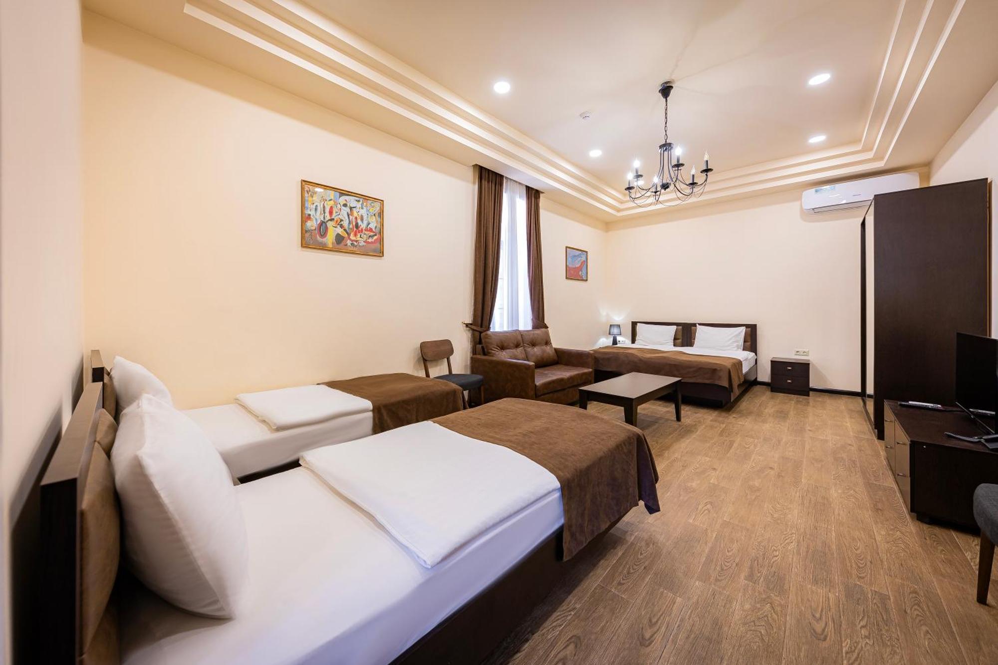 Boutique Living Hotel Yerevan Exterior photo