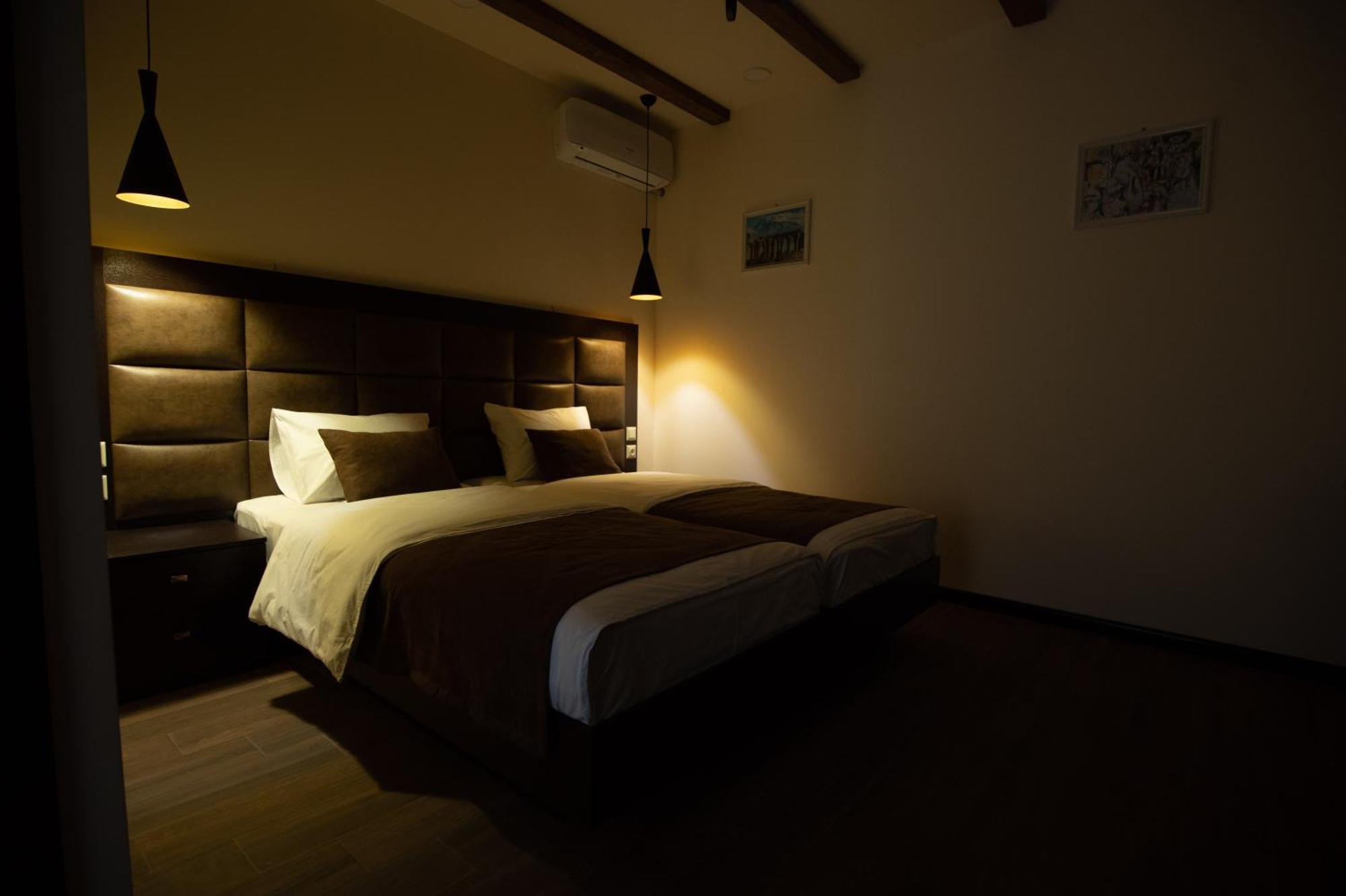 Boutique Living Hotel Yerevan Exterior photo