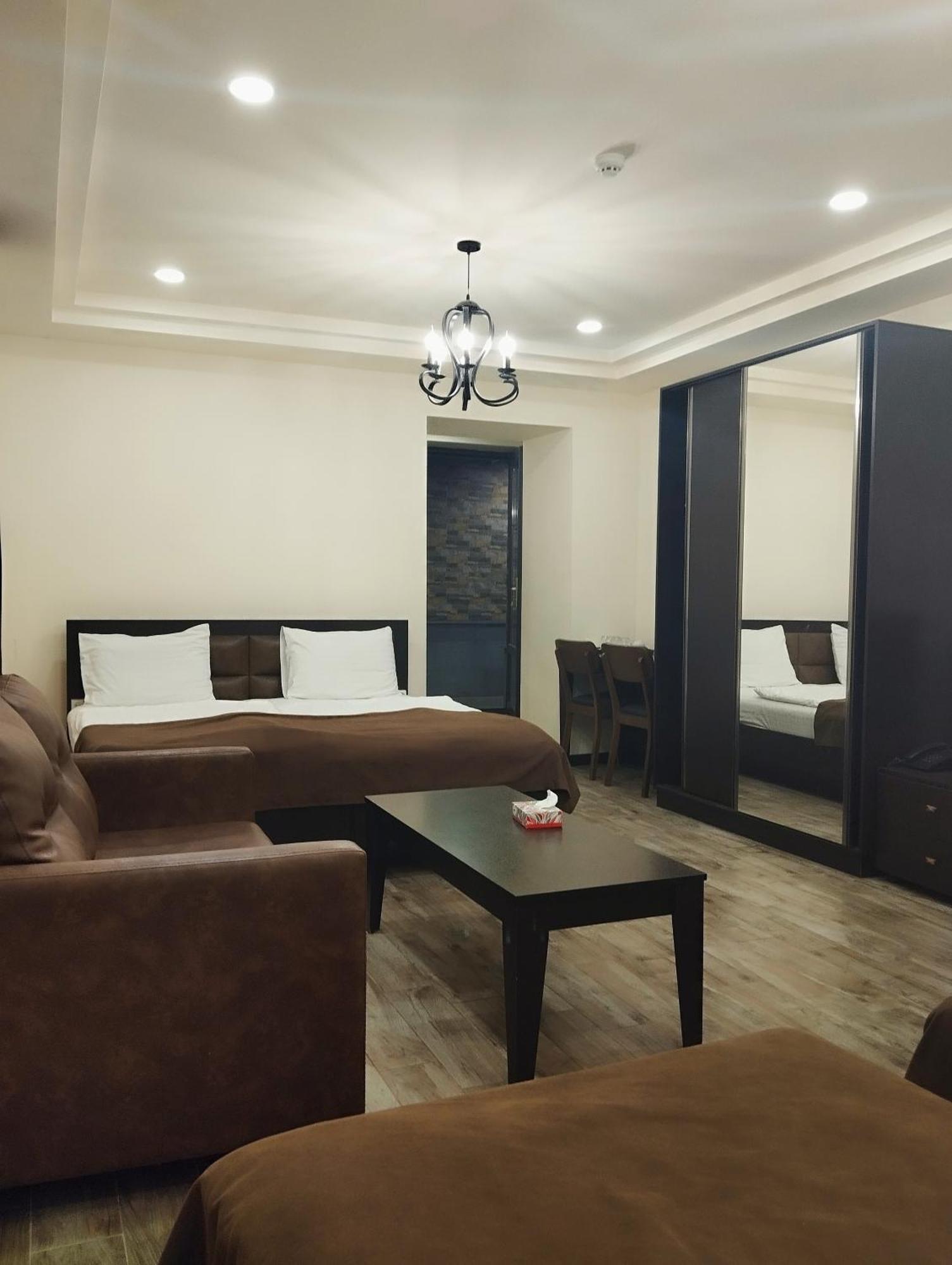 Boutique Living Hotel Yerevan Exterior photo