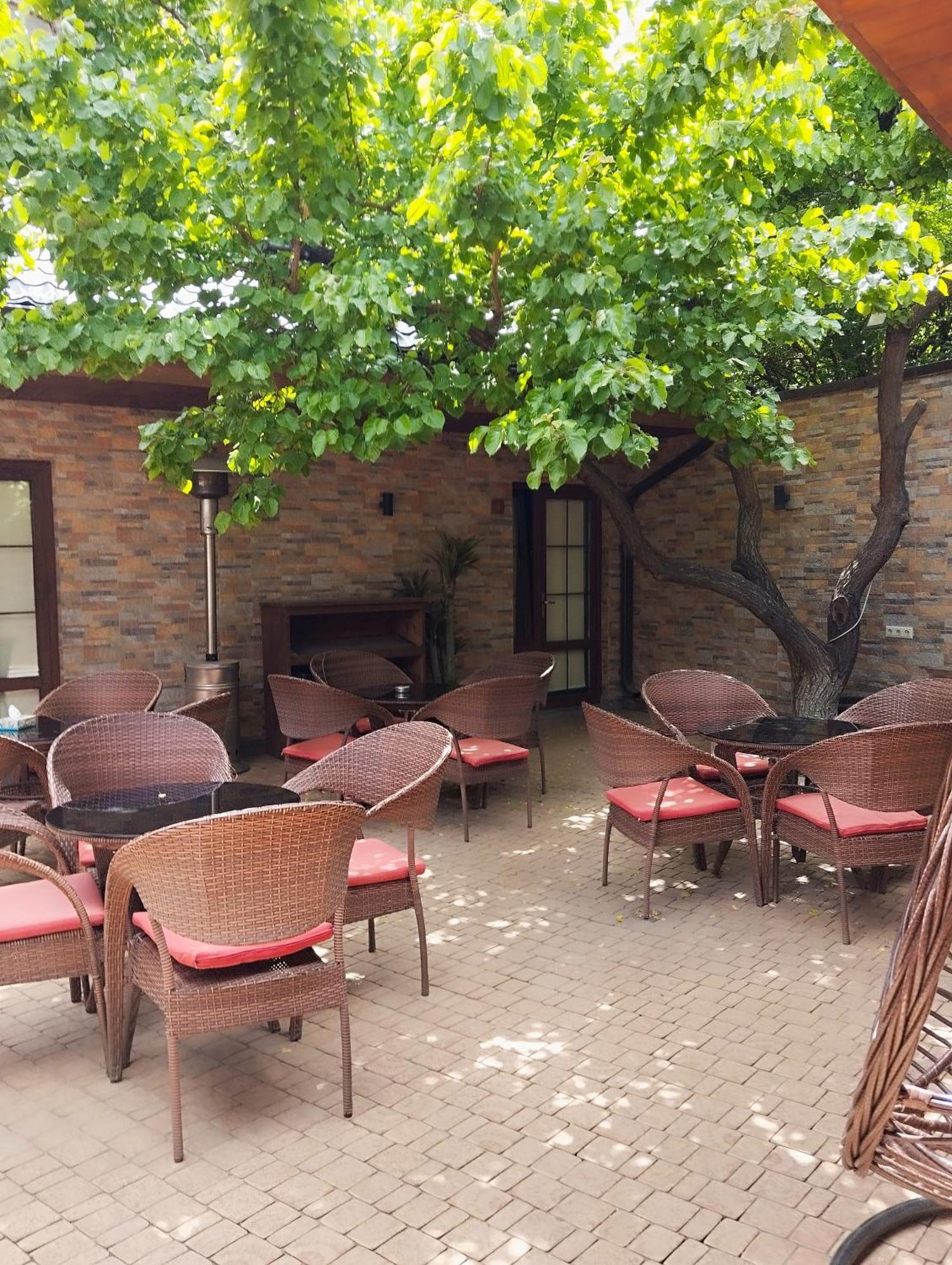Boutique Living Hotel Yerevan Exterior photo